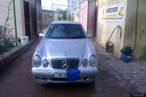 Mercedes E 220 2001