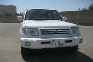 Mitsubishi Pajero iO 1999