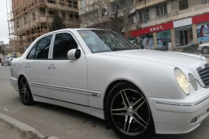 Mercedes E 240 2001